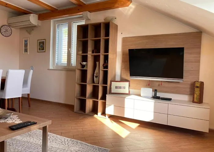 Nautical Sunset Apartment - Free Parking